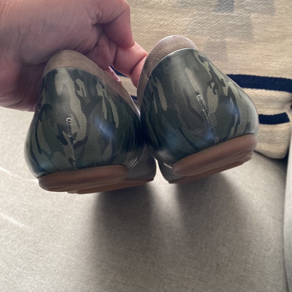 SoftWalk sonoma cap toe green camouflage leather flats 11W NWT - Picture 6 of 10